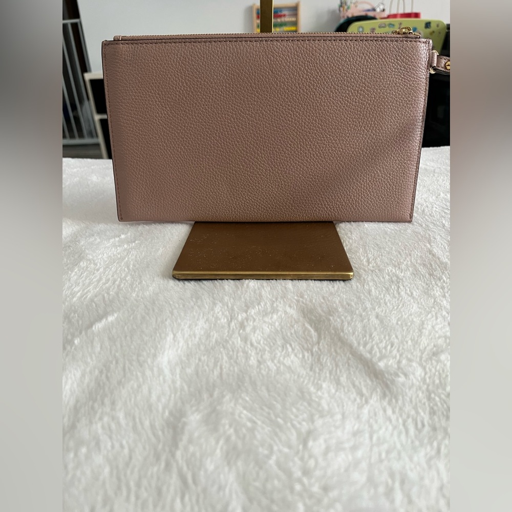 Michael Kors Mercer pink leather clutch bag - Picture 6 of 11